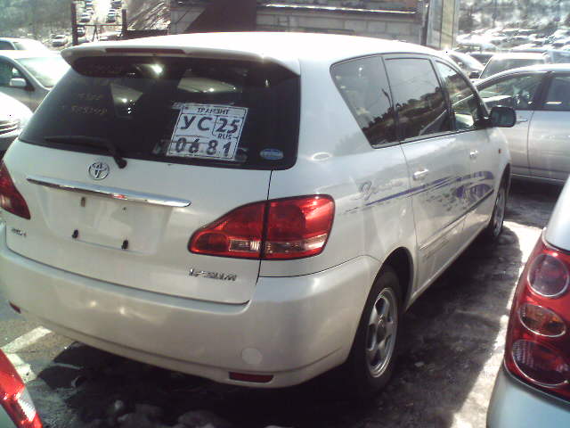 2001 Toyota Ipsum Pictures