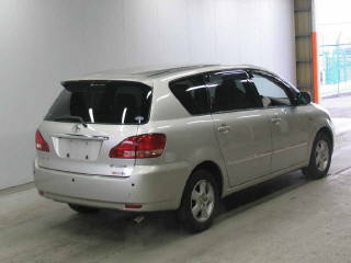 2001 Toyota Ipsum Pictures