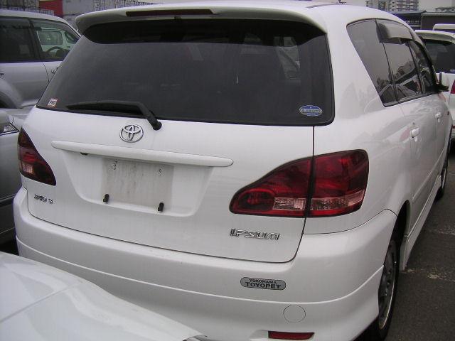 2001 Toyota Ipsum Photos