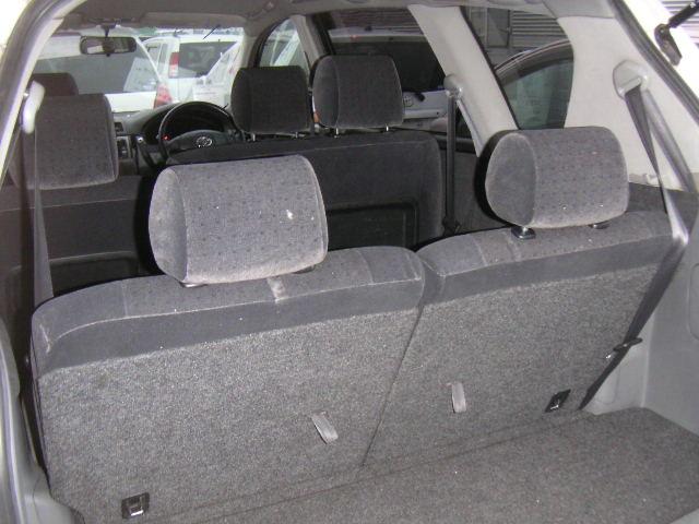 2001 Toyota Ipsum Photos