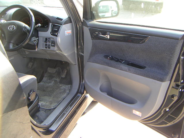 2001 Toyota Ipsum Wallpapers