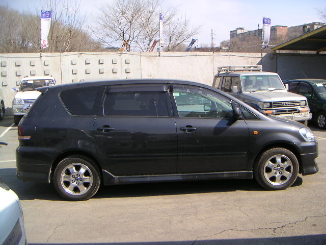 2001 Toyota Ipsum Pictures