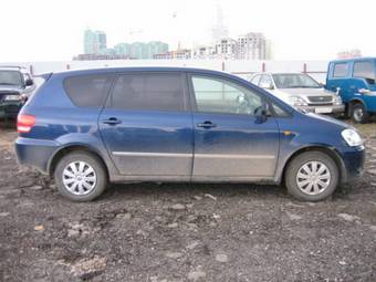 2001 Toyota Ipsum Images