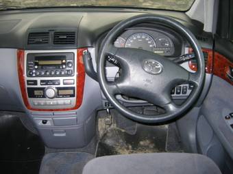 2001 Toyota Ipsum Pics