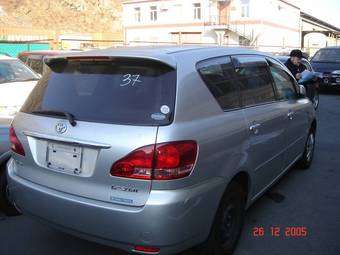 2001 Toyota Ipsum Pictures