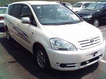 2001 Toyota Ipsum Pics