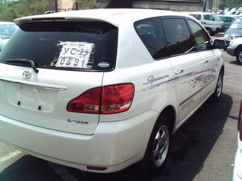 2001 Toyota Ipsum Pictures