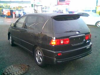 2001 Toyota Ipsum Images