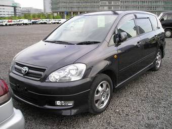 2001 Toyota Ipsum Pictures