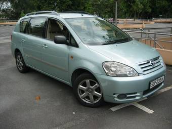 2001 Toyota Ipsum Pictures