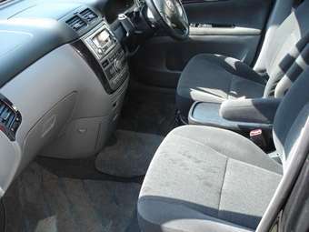 2001 Toyota Ipsum Pictures