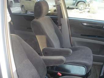 2001 Toyota Ipsum Pictures