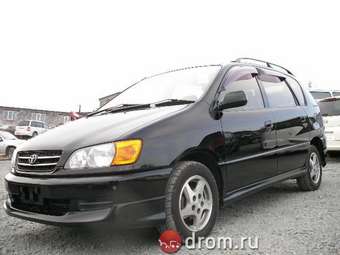 2001 Toyota Ipsum Pictures