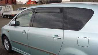 2001 Toyota Ipsum Photos