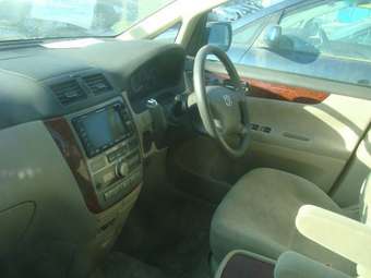 2001 Toyota Ipsum Photos