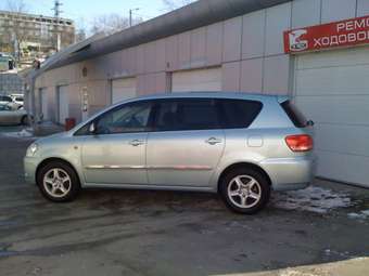 2001 Toyota Ipsum Images