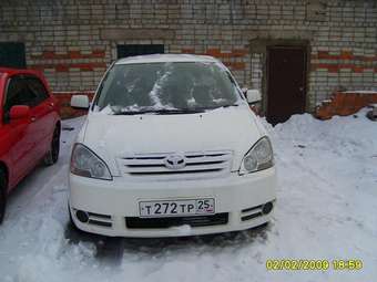 2001 Toyota Ipsum Pictures