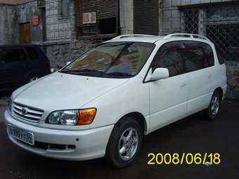 2001 Toyota Ipsum Images