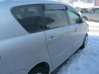 2001 Toyota Ipsum Pictures