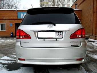 2001 Toyota Ipsum Photos