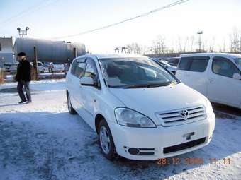 2001 Toyota Ipsum Pictures