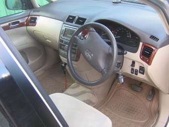 2001 Toyota Ipsum Pics