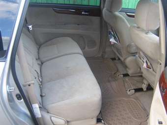 2001 Toyota Ipsum Pictures
