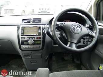 2001 Toyota Ipsum Photos