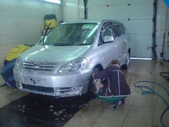 2001 Toyota Ipsum Photos