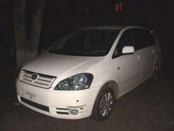 2001 Toyota Ipsum Pictures