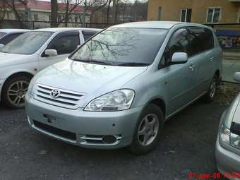 2001 Toyota Ipsum Pictures