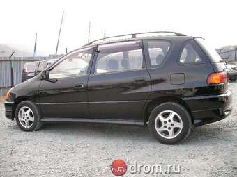 2001 Toyota Ipsum Pictures