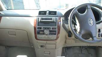 2001 Toyota Ipsum Pictures