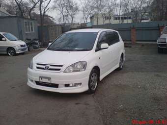 2001 Toyota Ipsum Photos
