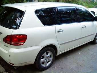 2001 Toyota Ipsum Pictures