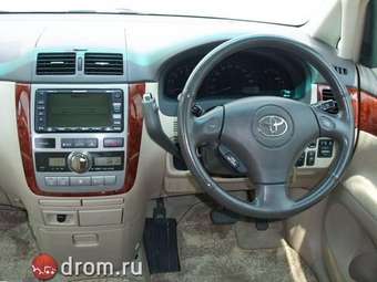 2001 Toyota Ipsum Pictures