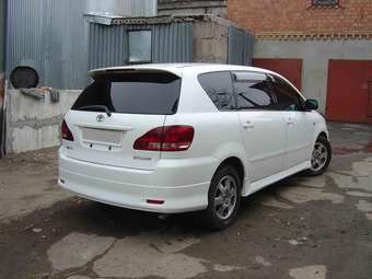 2001 Toyota Ipsum Images