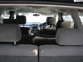2001 Toyota Ipsum Photos