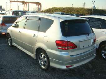 2001 Toyota Ipsum Photos
