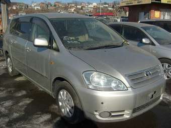 2001 Toyota Ipsum Pictures