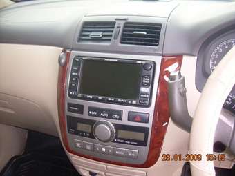 2001 Toyota Ipsum Pictures