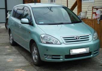 2001 Toyota Ipsum Pictures