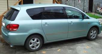 2001 Toyota Ipsum Pictures