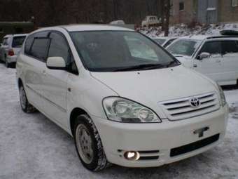 2001 Toyota Ipsum Pictures