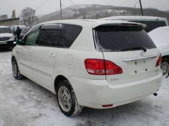 2001 Toyota Ipsum Pictures