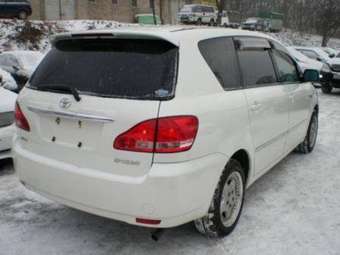 2001 Toyota Ipsum Pictures