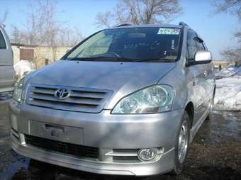 2001 Toyota Ipsum Pictures