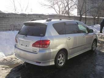 2001 Toyota Ipsum Pictures