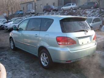 2001 Toyota Ipsum Pictures