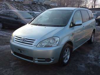 2001 Toyota Ipsum Pictures